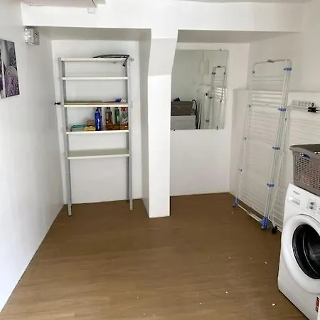Agreable Maison De Avec Patio שולה