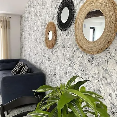 בית נופש Agreable Maison De Avec Patio שולה